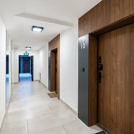 Park Bialopradnicki Modern Studio Apartment Krakau